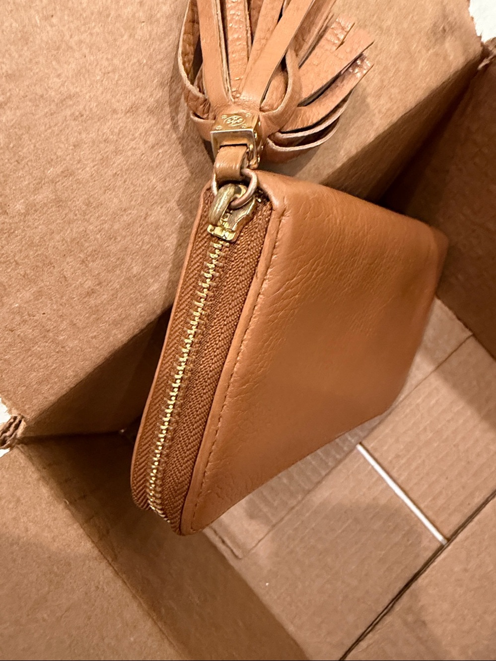 ✨ Tory Burch Thea Pebbled Leather Zip Continental Wallet Tassel Cognac - Picture 14 of 15